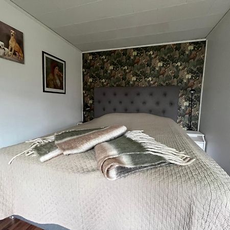 Stuga Centrala Faerjestaden Med Gangavstand Till Det Mesta Bagian luar foto