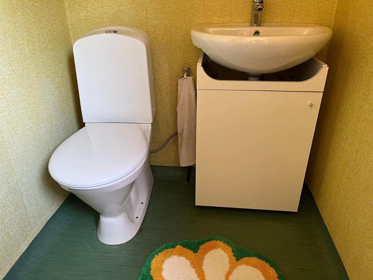 Stuga Centrala Faerjestaden Med Gangavstand Till Det Mesta Bagian luar foto